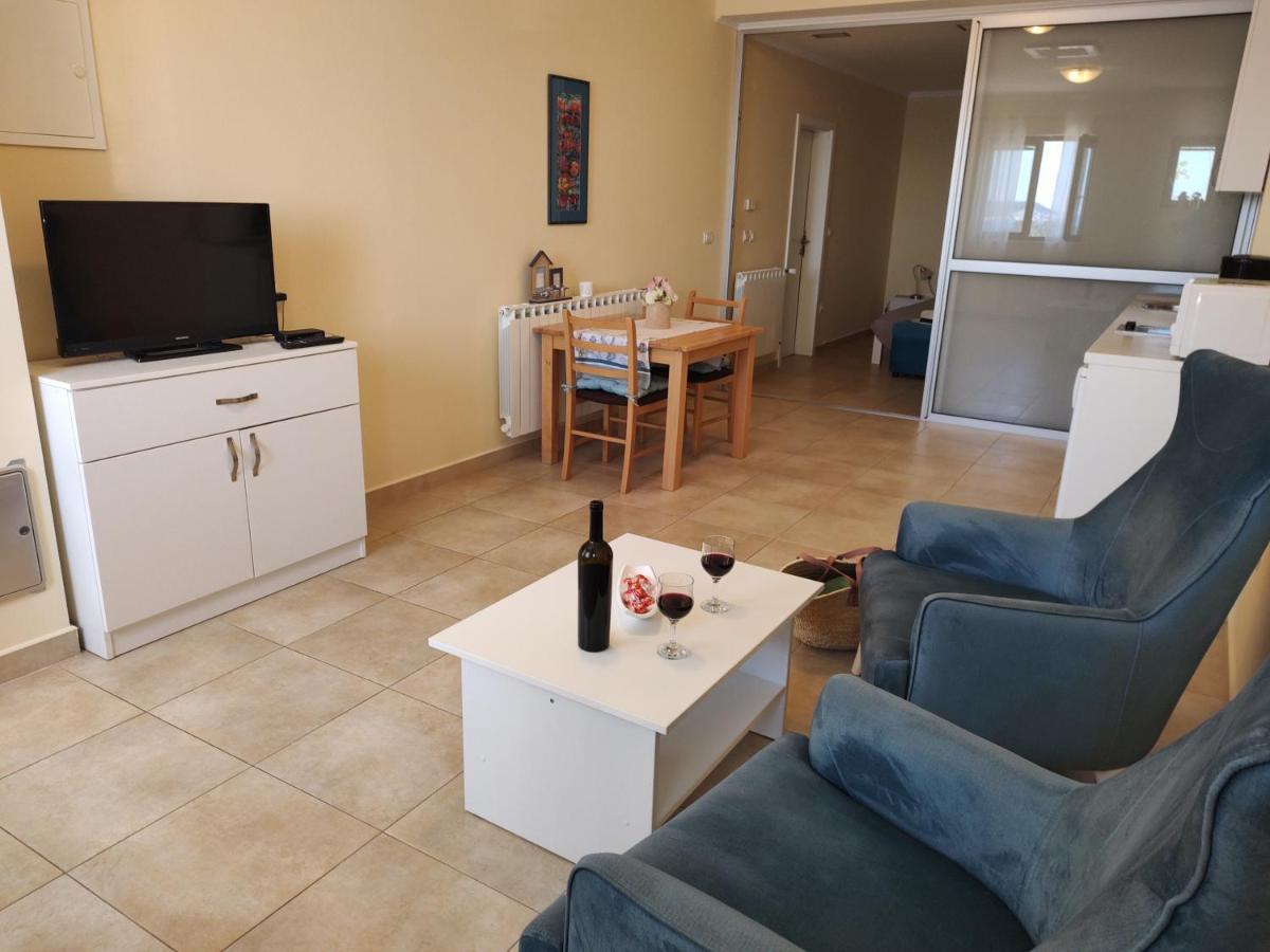 Oliva Lozica Apartment *