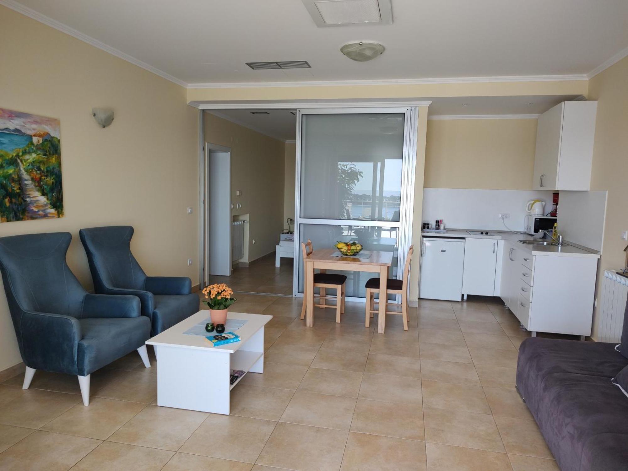 Oliva Lozica Apartment *