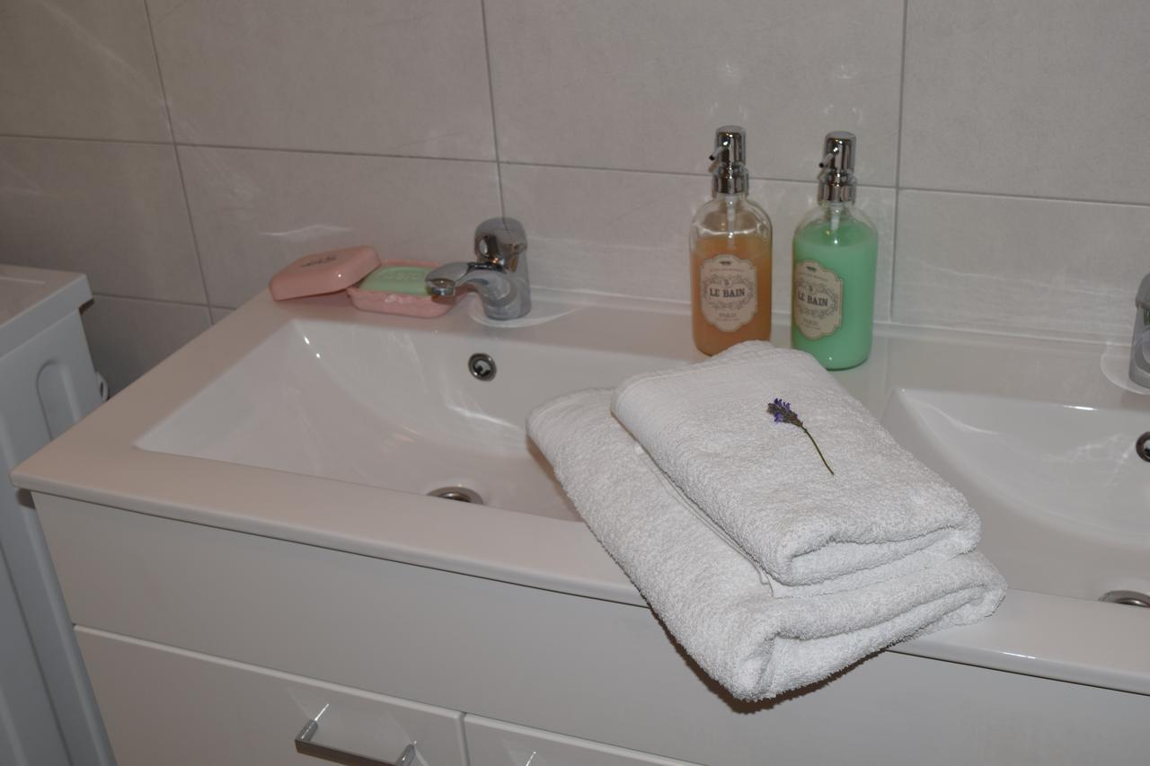 Oliva Lozica Apartment *