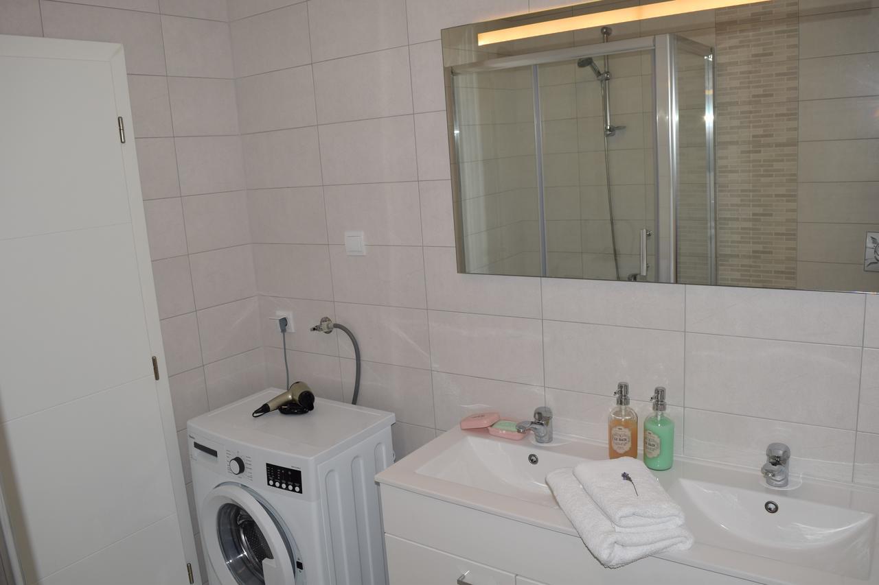 Oliva Lozica Apartment *